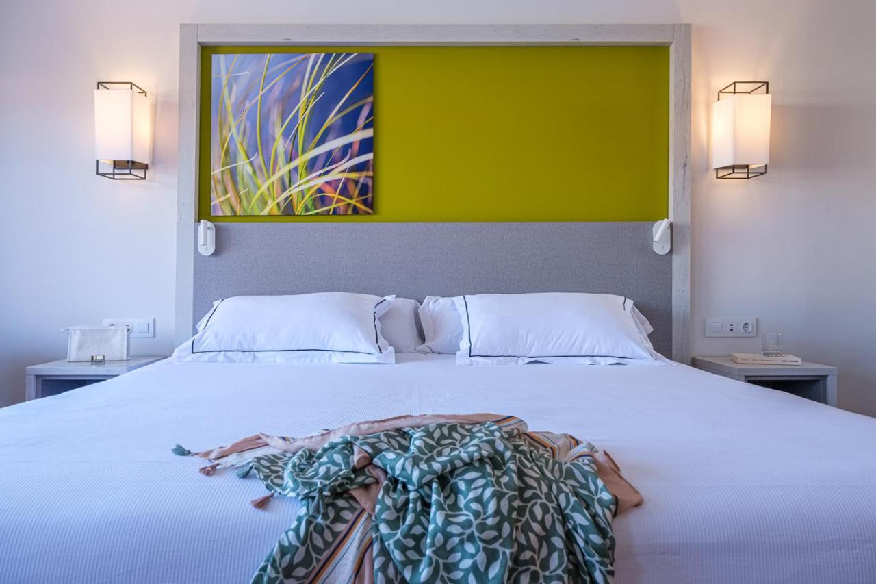 Oassium Hotel - Adults Only La Pineda Exterior photo